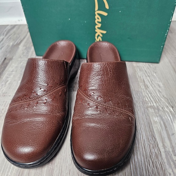 Clarks Shoes - Clarks Daffodil Mules Women 10M Mink Brown Leather Comfort Slip On Clogs
